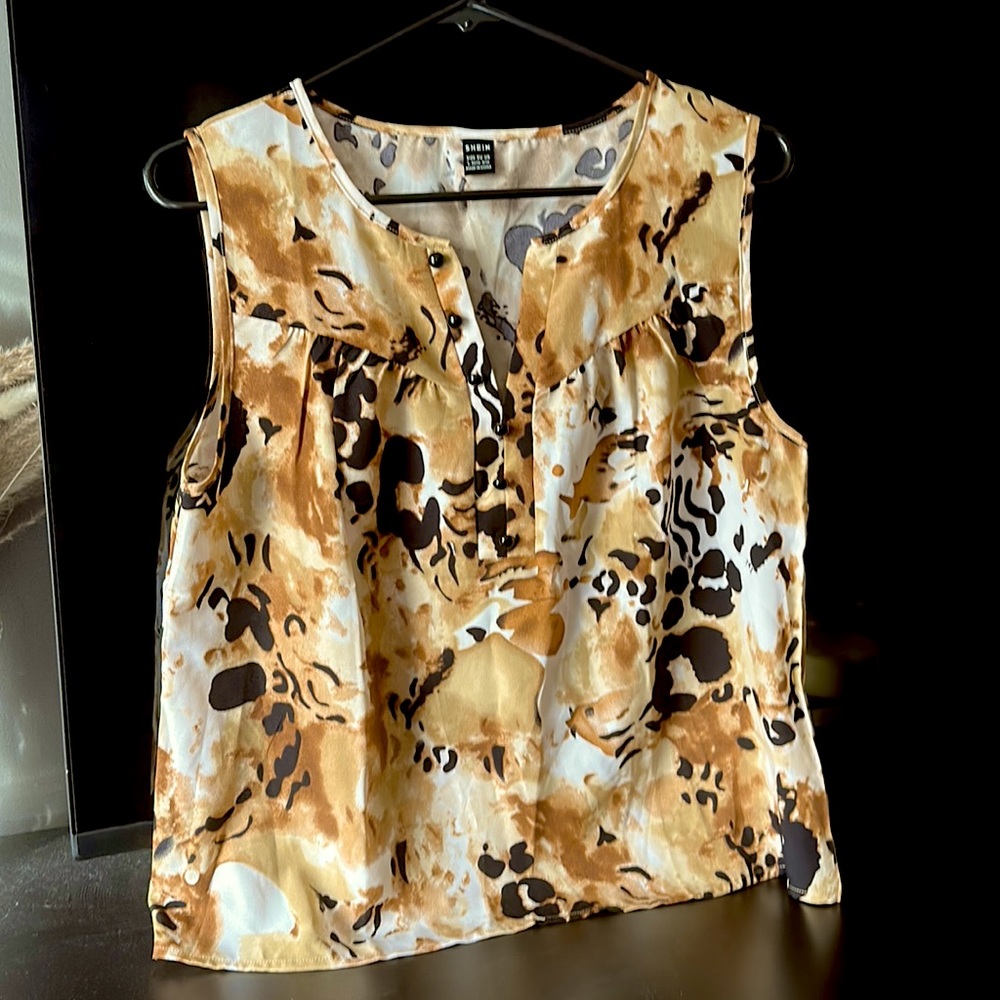 SHEIN large sleeveless shirt. Never worn, only tried on.